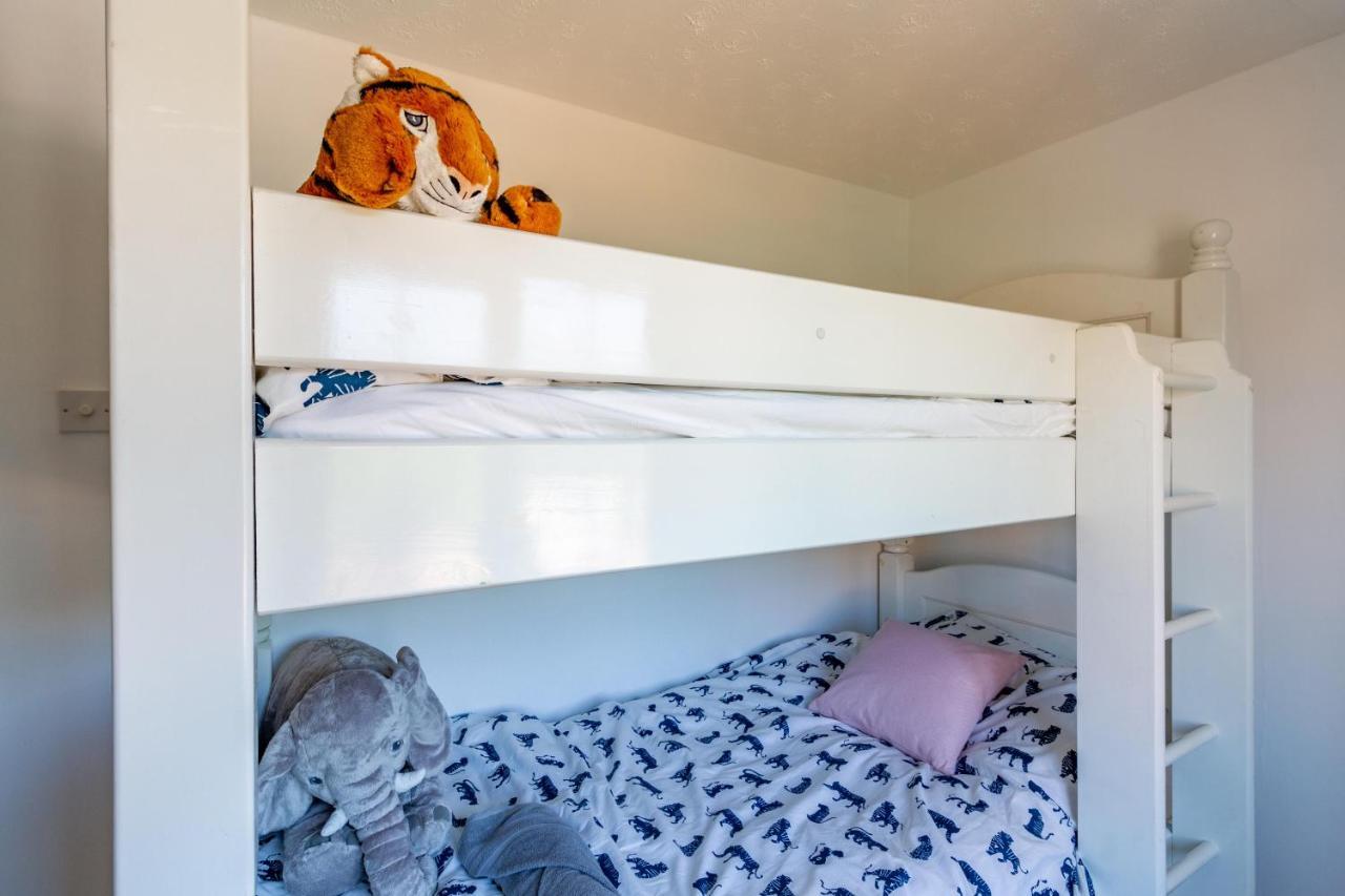 Family Friendly Cottage With Bunk Beds And Courtyard Malmesbury Exteriér fotografie