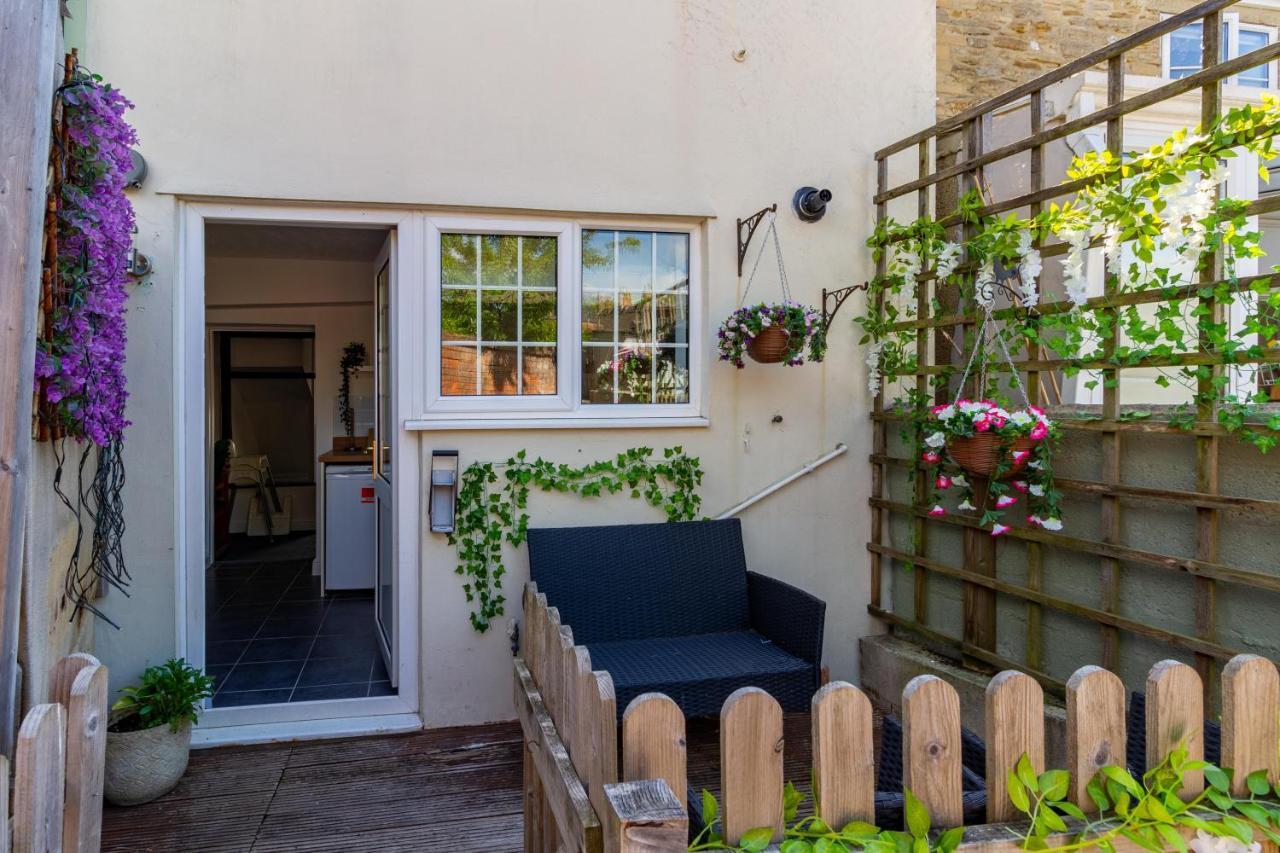 Family Friendly Cottage With Bunk Beds And Courtyard Malmesbury Exteriér fotografie